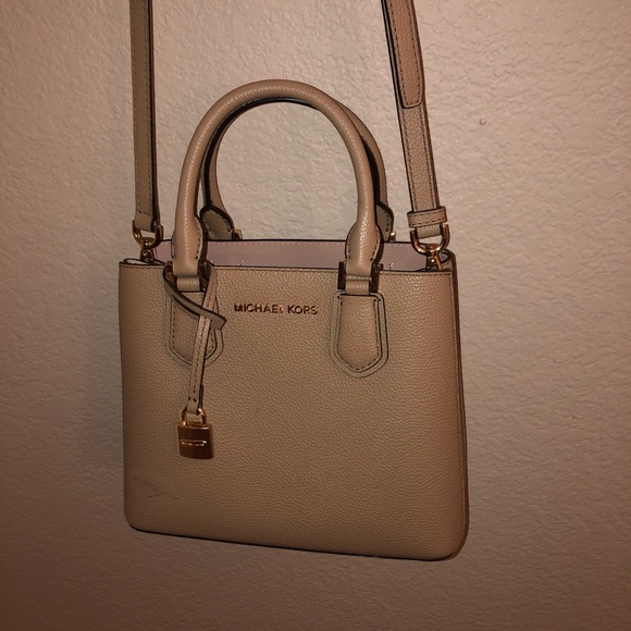 Michael Kors Crossbody - Picture 1 of 4